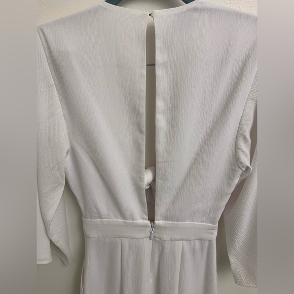 bebe White Tie Front Wide Leg Jumpsuit | Deep V Flowy Sleeve Full Length Size 00 - Picture 5 of 15